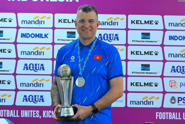 HLV Cristiano Roland nói điều hài lòng nhất về U17 Việt Nam