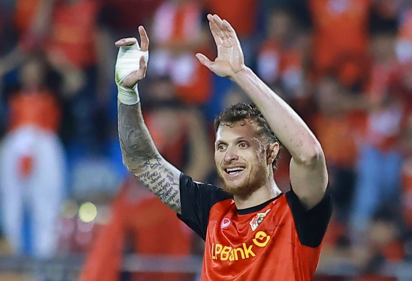 Geovane nhập tịch thành công, HLV Kim Sang Sik chờ 'vũ khí mới'