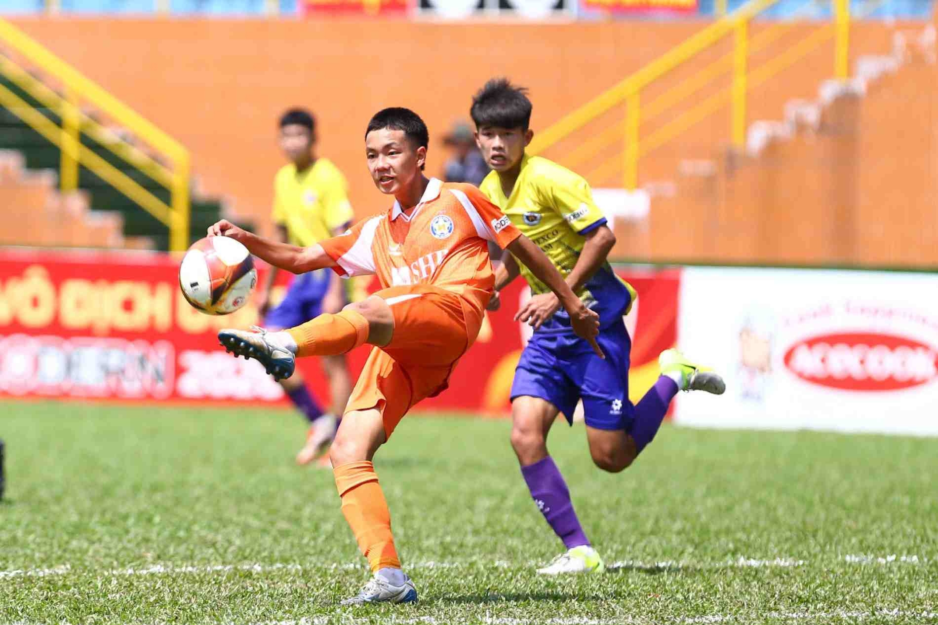 Xác định 6 đội bóng vào tứ kết U15 quốc gia