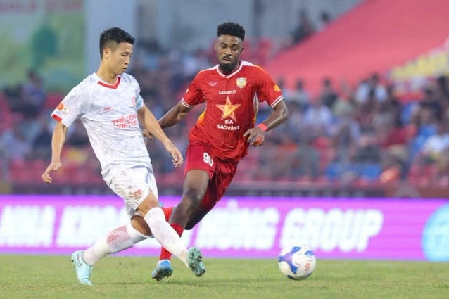 Thể Công Viettel thắng dễ Hà Tĩnh, V-League chưa thể ngã ngũ