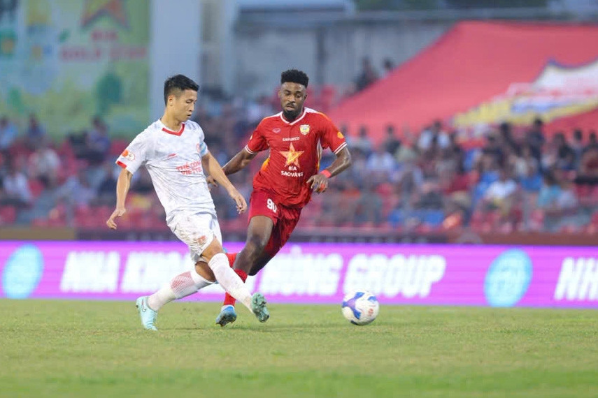 Trực tiếp bóng đá Hà Tĩnh 0-2 Thể Công Viettel: Đội khách áp đảo (H2)