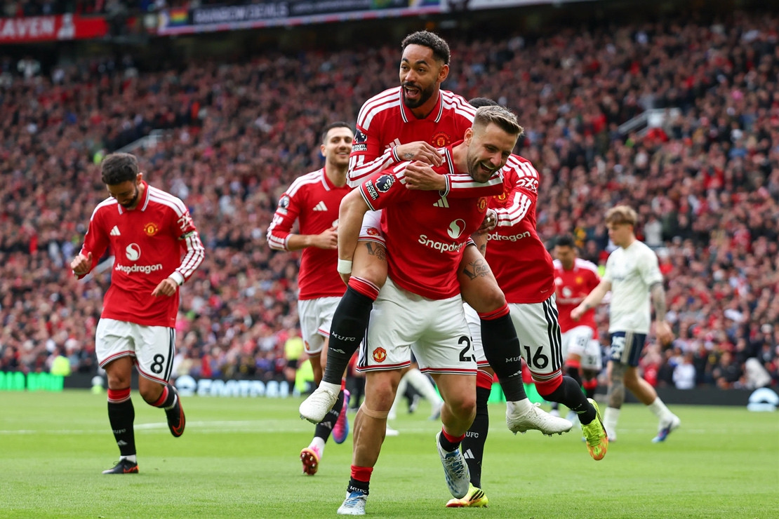 Trực tiếp MU 1-0 Nottingham Forest: Mbeumo sút dội cột (H1)