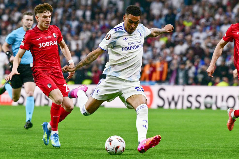 Trực tiếp Aston Villa 0-0 Freiburg: Tấn công rực lửa (H1)