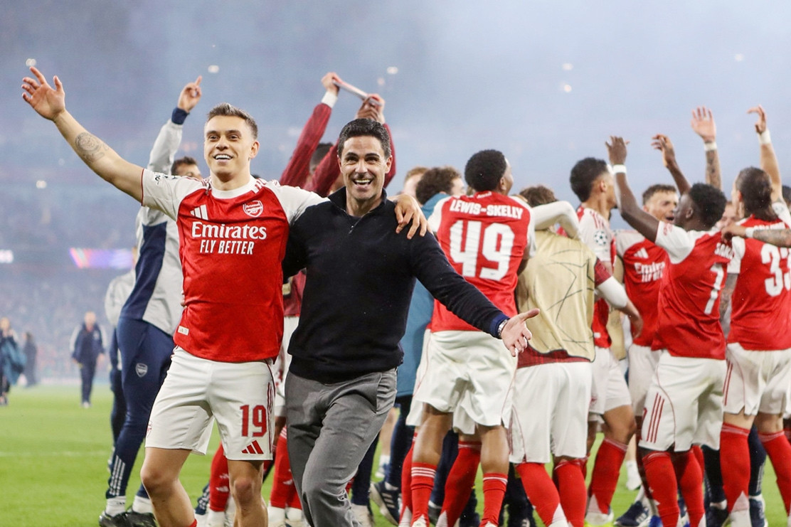 Arsenal ăn mừng phấn khích chưa từng có khi vào chung kết C1