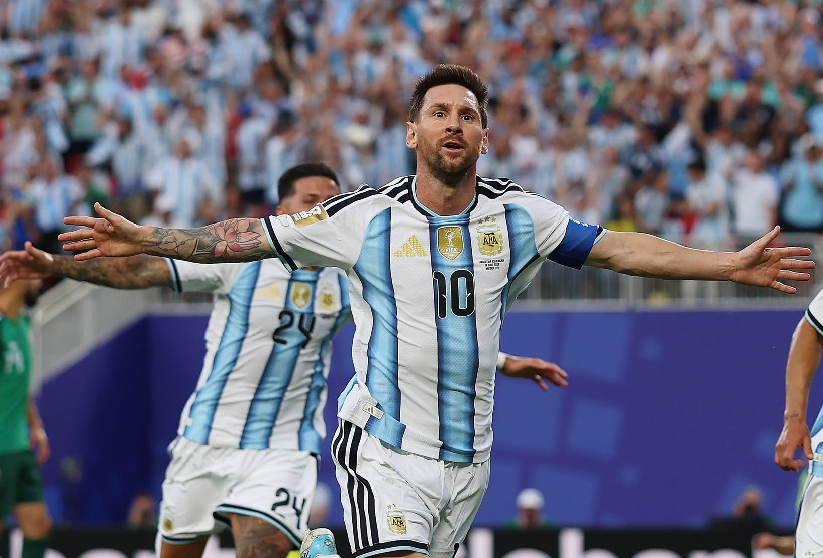 Trực tiếp bóng đá Argentina 1-0 Algeria: Messi ghi siêu phẩm