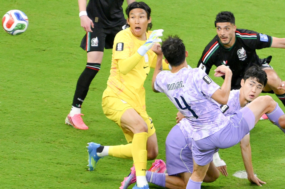 Video bóng đá Mexico vs Hàn Quốc: Sai lầm của thủ môn