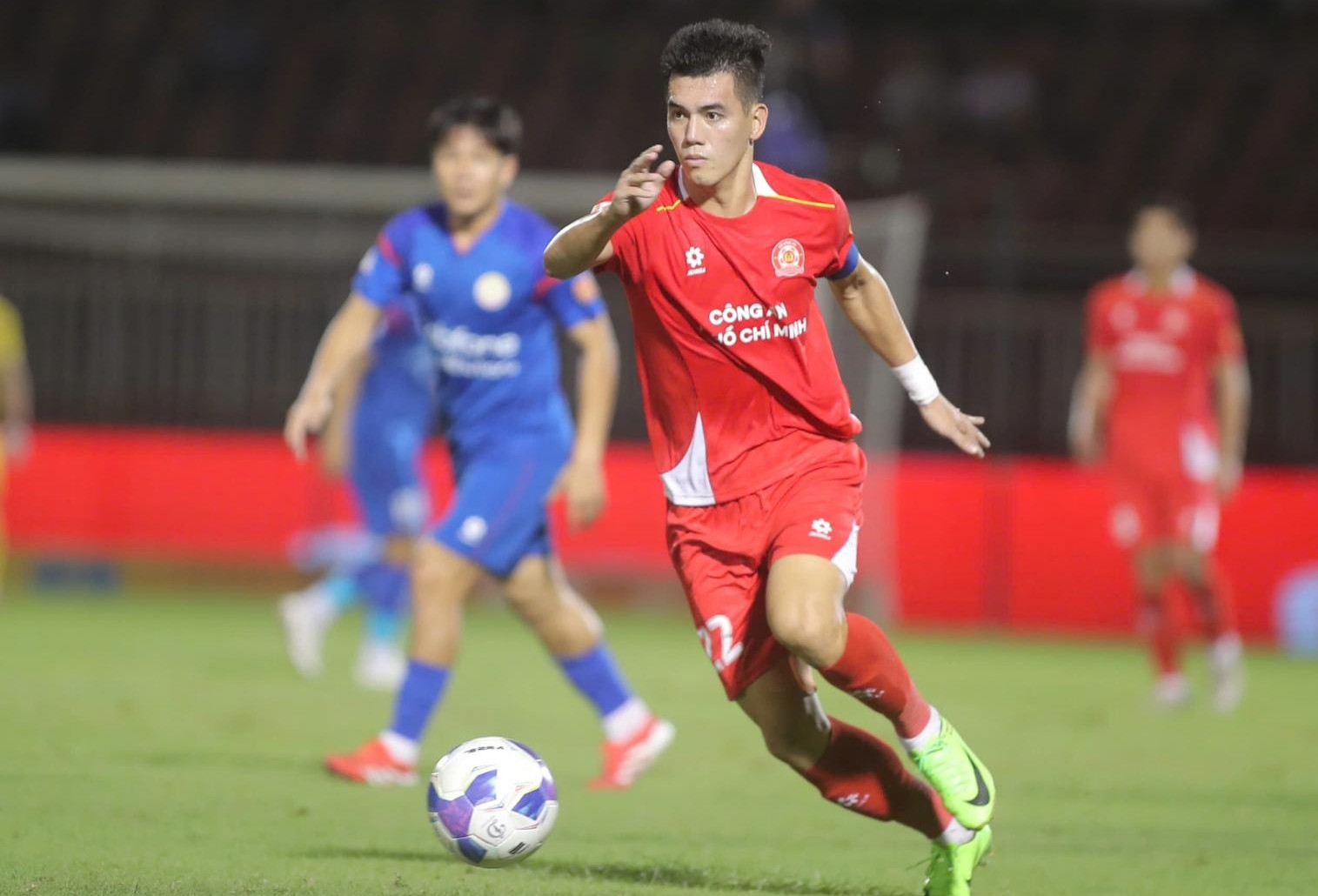 CLB CA TPHCM mừng công, Tiến Linh ‘hẹn’ mùa tới bùng nổ hơn