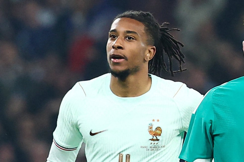 Michael Olise rực sáng với hat-trick, tuyển Pháp thắng to