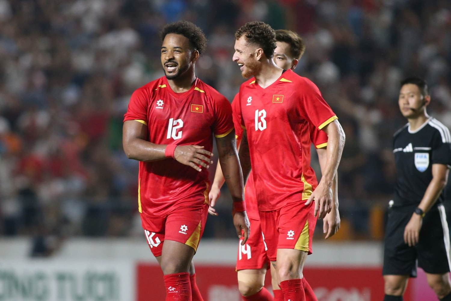 Trực tiếp bóng đá Việt Nam 2-0 Myanmar: Xuân Mạnh nhân đôi cách biệt