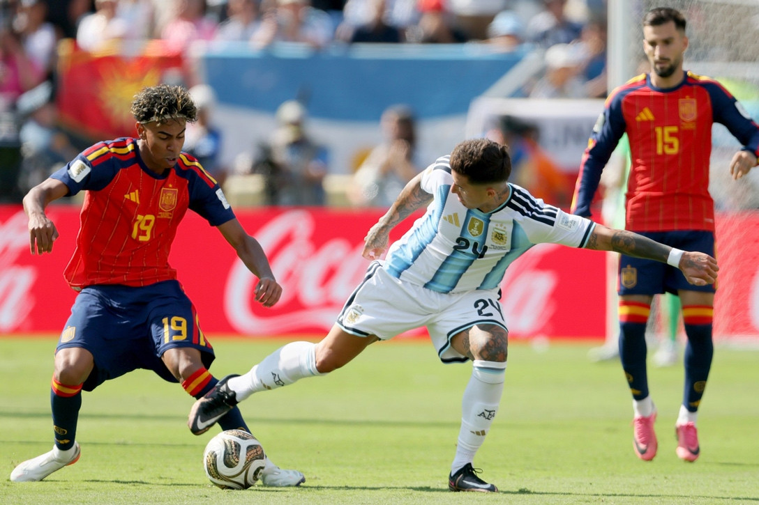 Trực tiếp Tây Ban Nha 0-0 Argentina: Martinez liên tục cứu thua (H2)