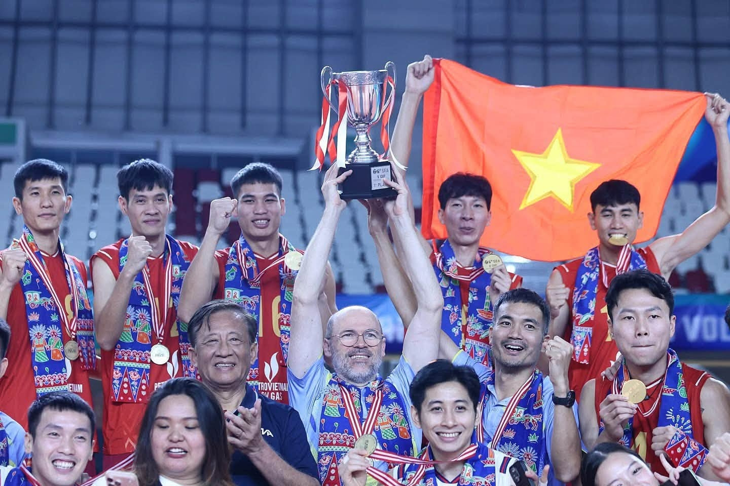 Khoảnh khắc lịch sử của bóng chuyền nam Việt Nam với chức vô địch SEA V.Cup