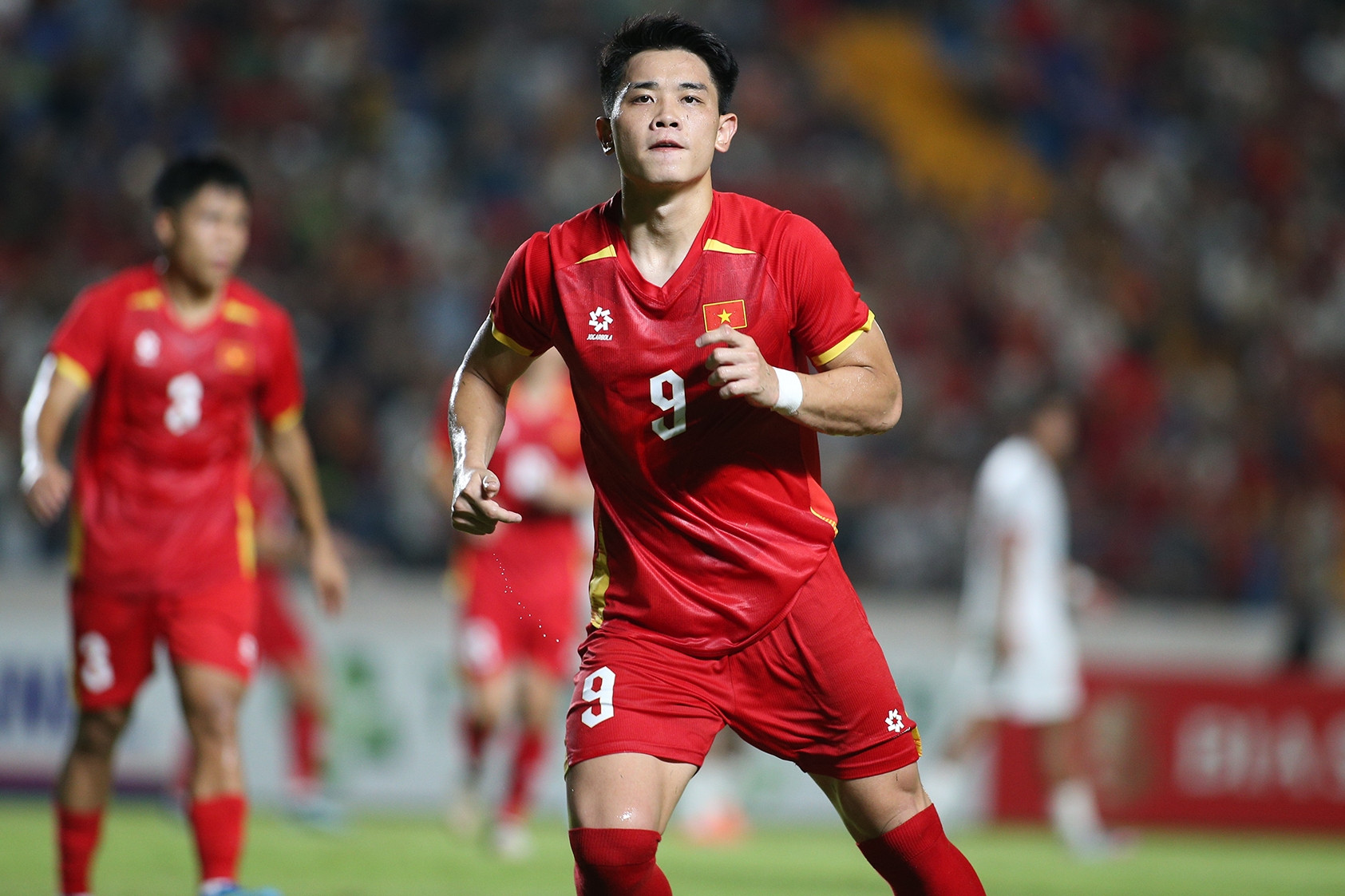 Tuyển Việt Nam: Lý do HLV Kim Sang Sik 'quay xe' với Đình Bắc