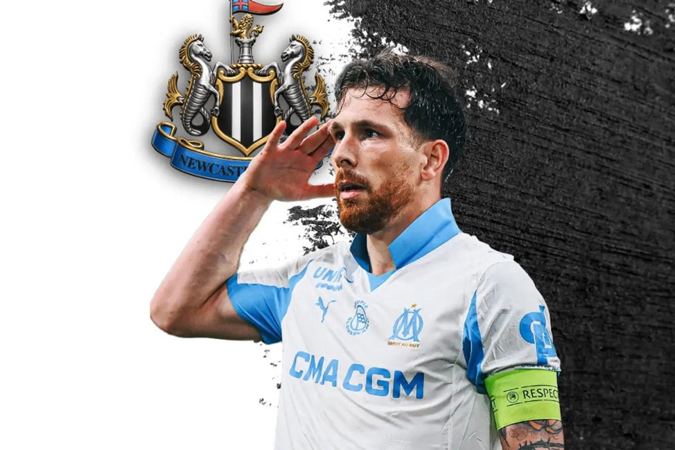 Newcastle nhận cú tát đau chuyển nhượng