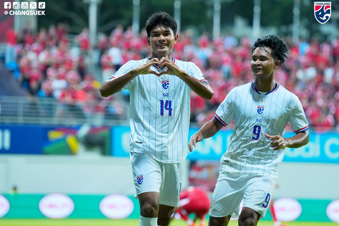 Trực tiếp Singapore 0-2 Thái Lan: Cú đúp của Teerasak (H1)