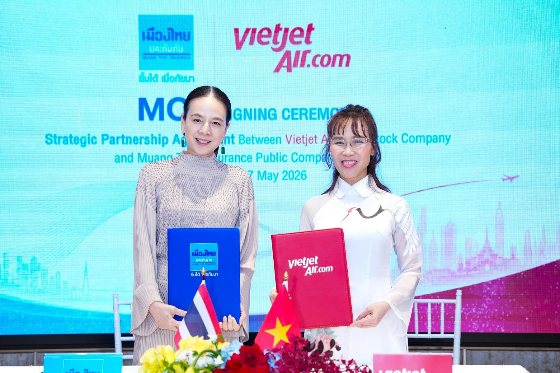 Hai nữ tỷ phú Việt Nam - Thái Lan và mối duyên với bóng đá