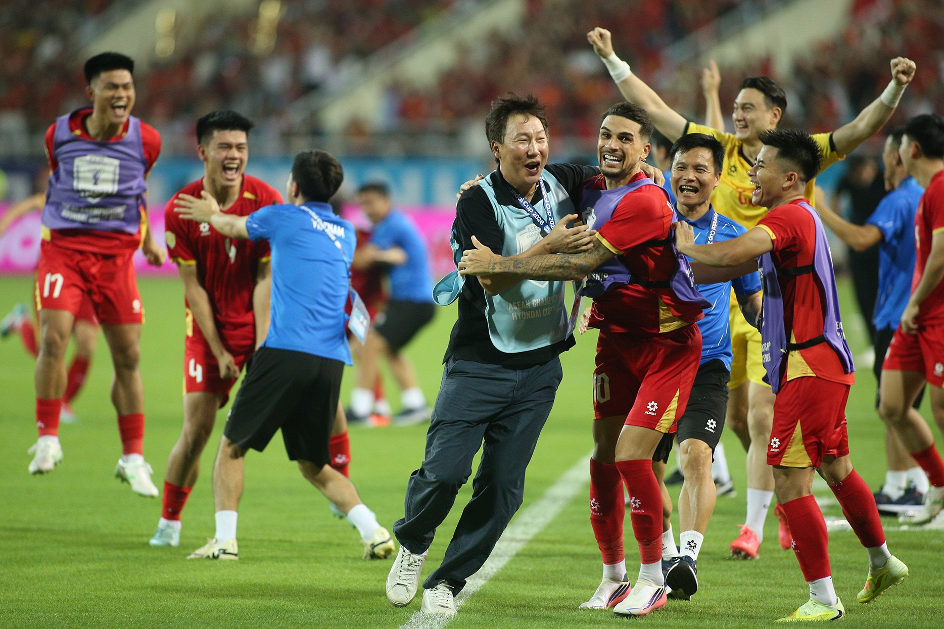 50 sắc thái đặc biệt của HLV Kim Sang Sik khi vô địch ASEAN Cup