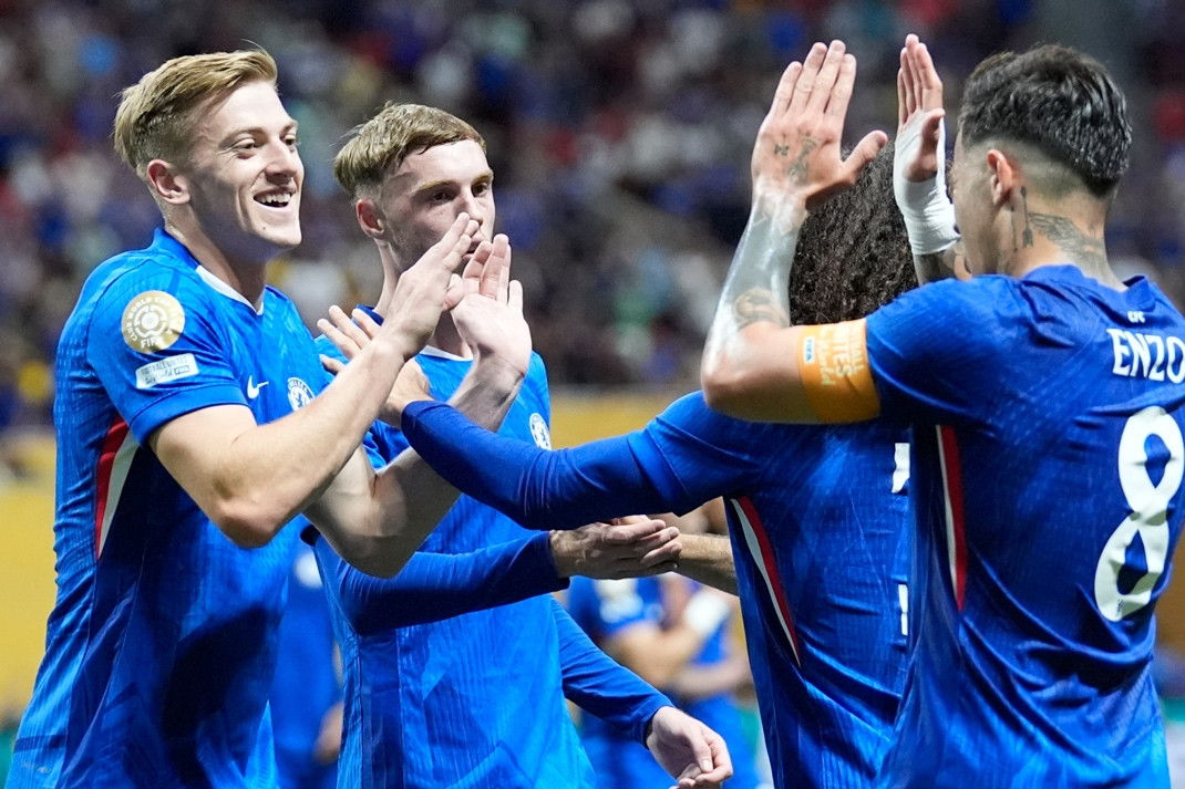 Chelsea thanh lý 11 cầu thủ, thu về 500 triệu bảng