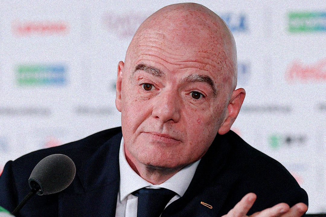 Báo Anh tố UEFA từng chi tiền cho tình nhân Gianni Infantino