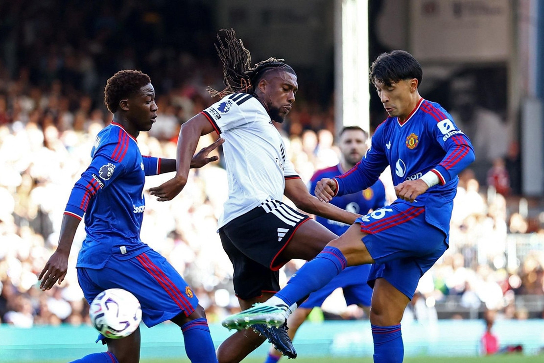 Trực tiếp Fulham 0-0 MU: Bruno Fernandes sút dội cột (H1)