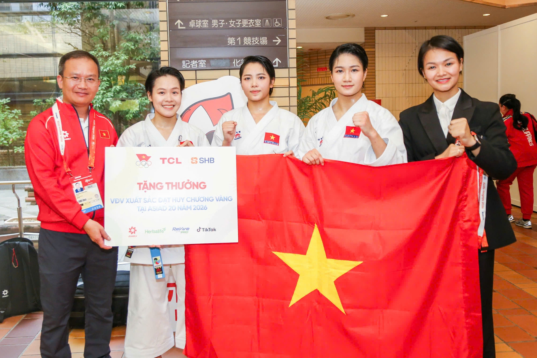 Ba nữ võ sĩ Karate 'mở hàng' HCV Asiad cho thể thao Việt Nam là ai?