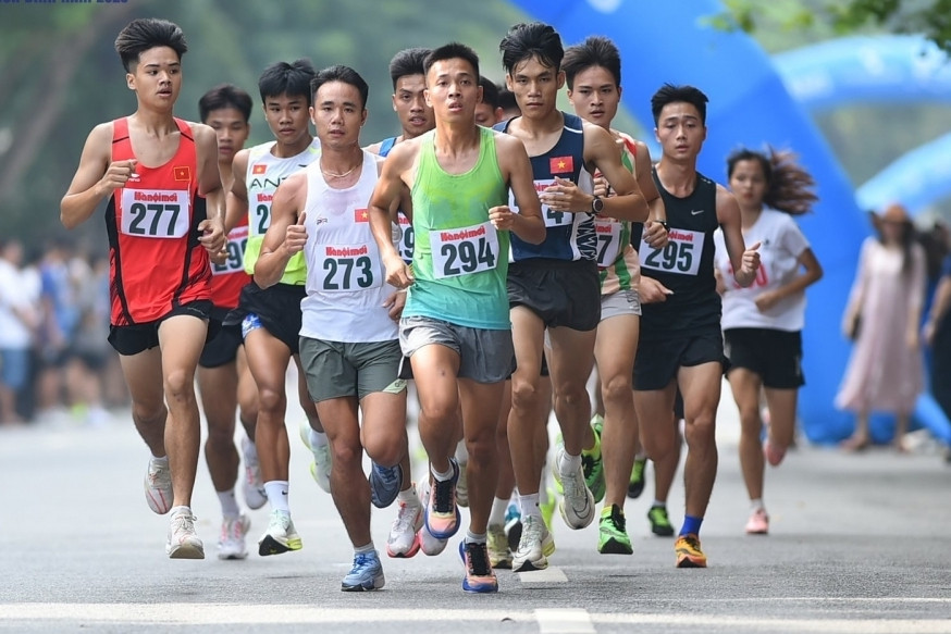 Hơn 3.000 VĐV dự giải chạy xung quanh hồ Hoàn Kiếm