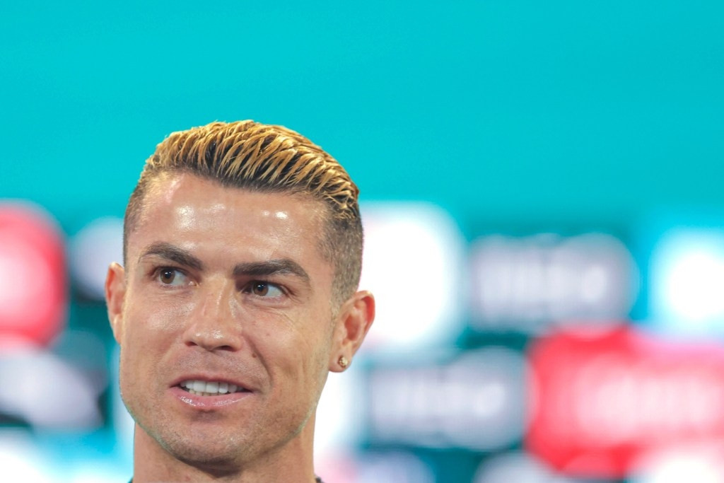 Ronaldo sẵn sàng ngồi dự bị khi lên tuyển Bồ Đào Nha