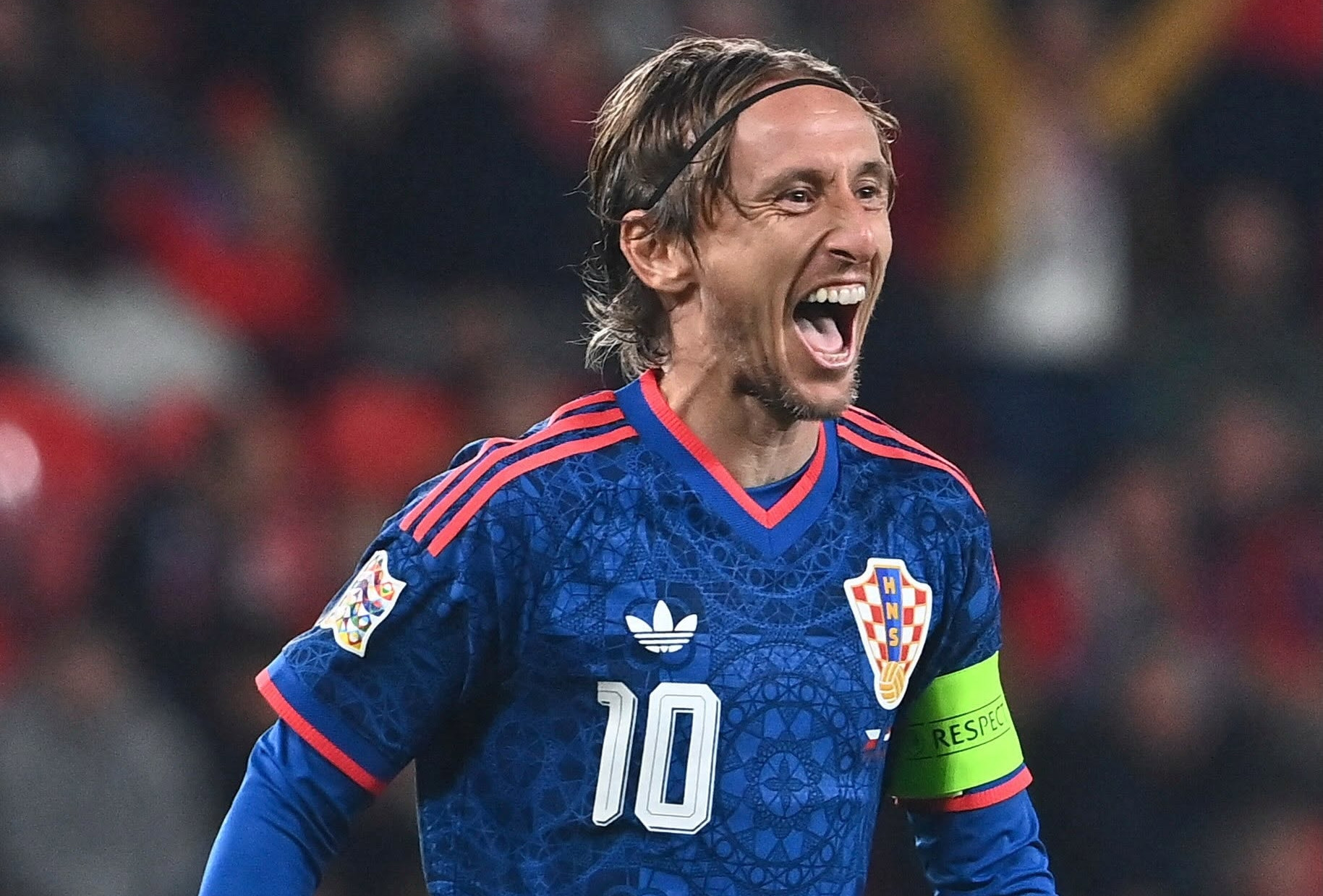 Modric ghi tuyệt phẩm, Croatia thắng kịch tính ở Nations League