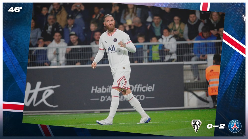Cuối hiệp một, trung vệ Ramos nâng tỷ số lên 2-0 cho đội bóng nhà giàu nước Pháp, từ tình huống chuyền bóng của Di Maria