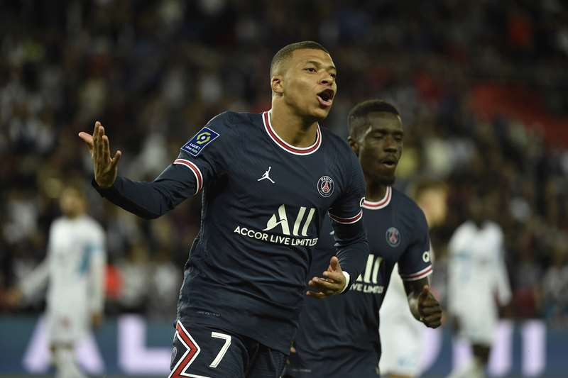 Niềm vui của Mbappe với bàn thắng ấn định tỷ số 2-1