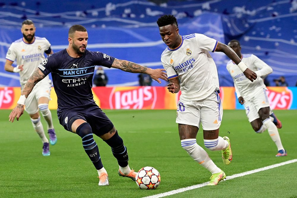 Tốc độ của Vinicius nhiều lần làm khổ Kyle Walker