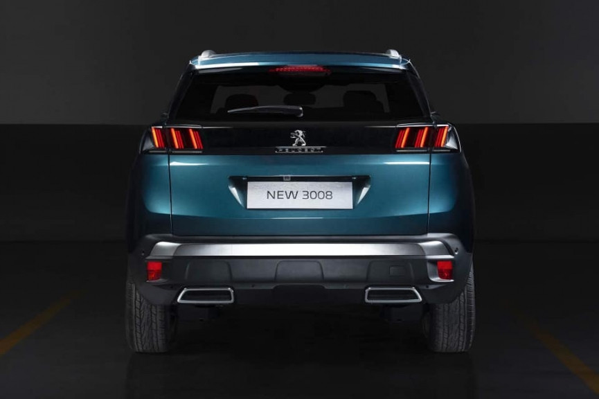 Hình ảnh đuôi xe ô tô Peugeot 3008 2021 với đèn móng vuốt sư tử