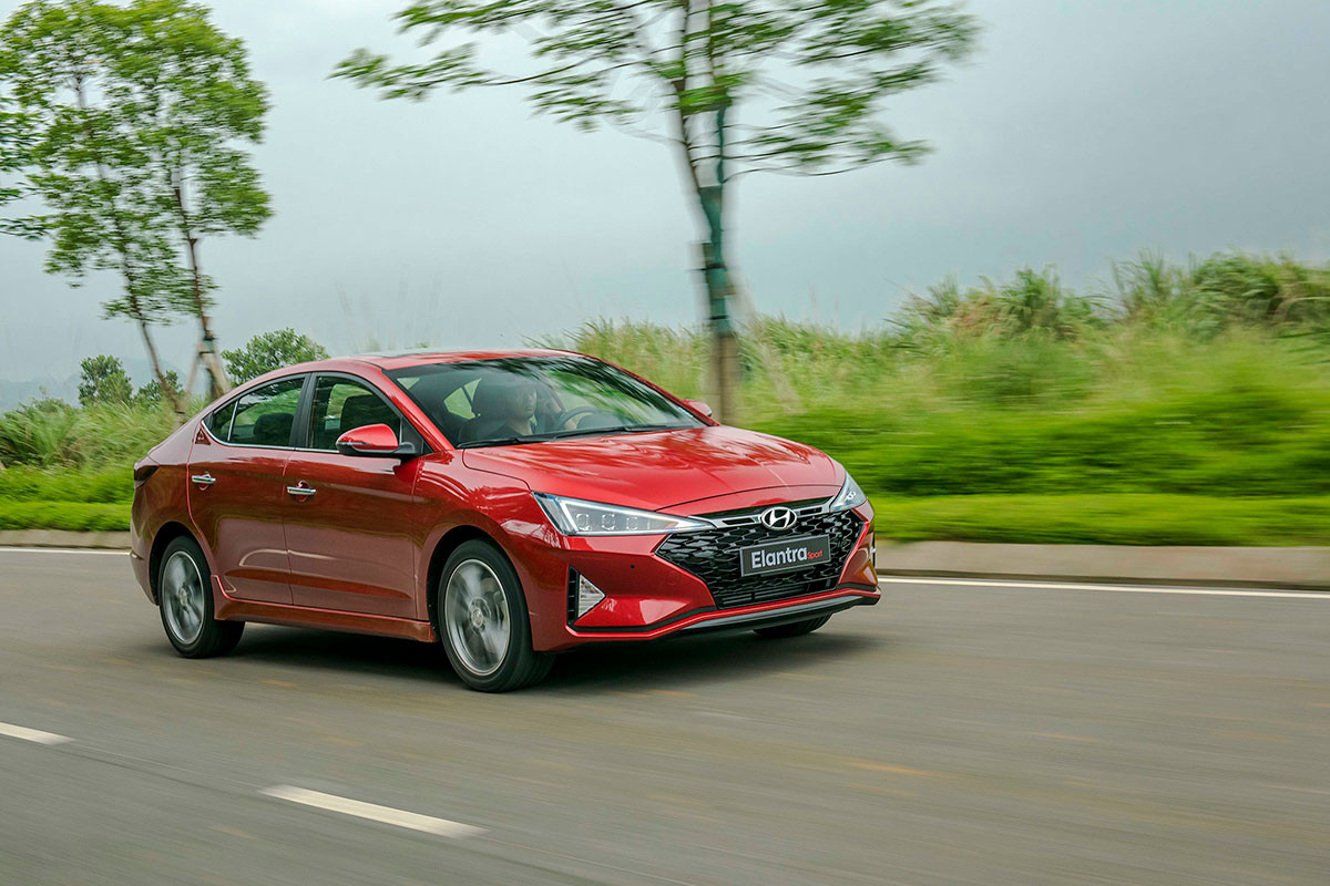 Hyundai Elantra 2.0AT 2021