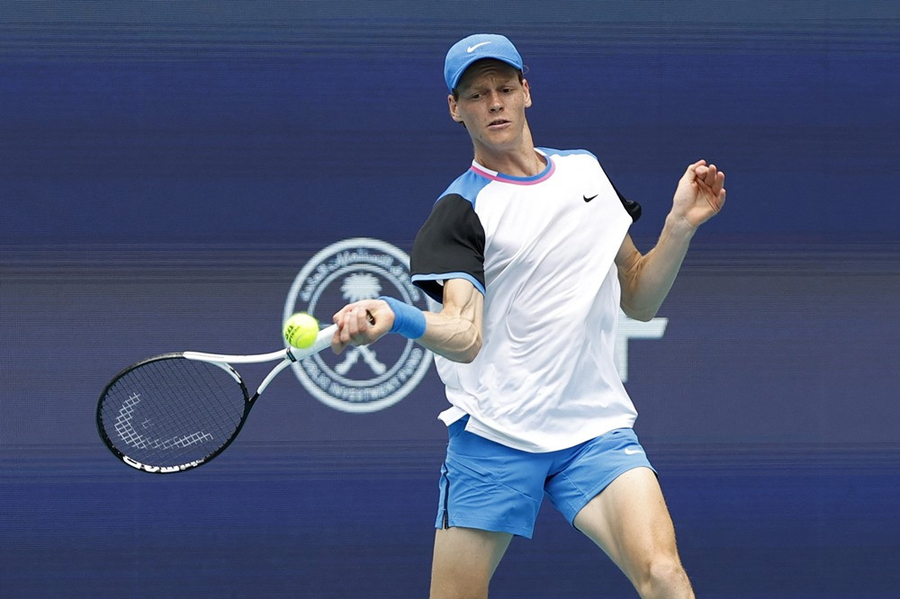 Thắng dễ Medvedev, Jannik Sinner vào chung kết Miami Open 2024