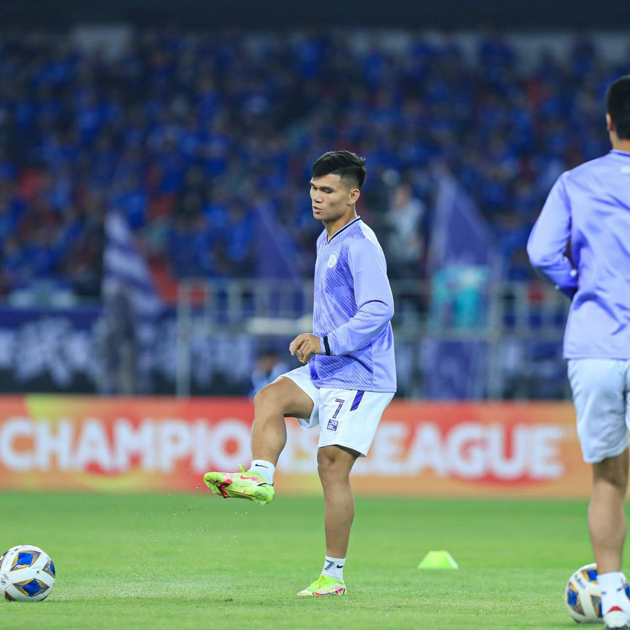 wuhan three towns vs ha noi.jpg