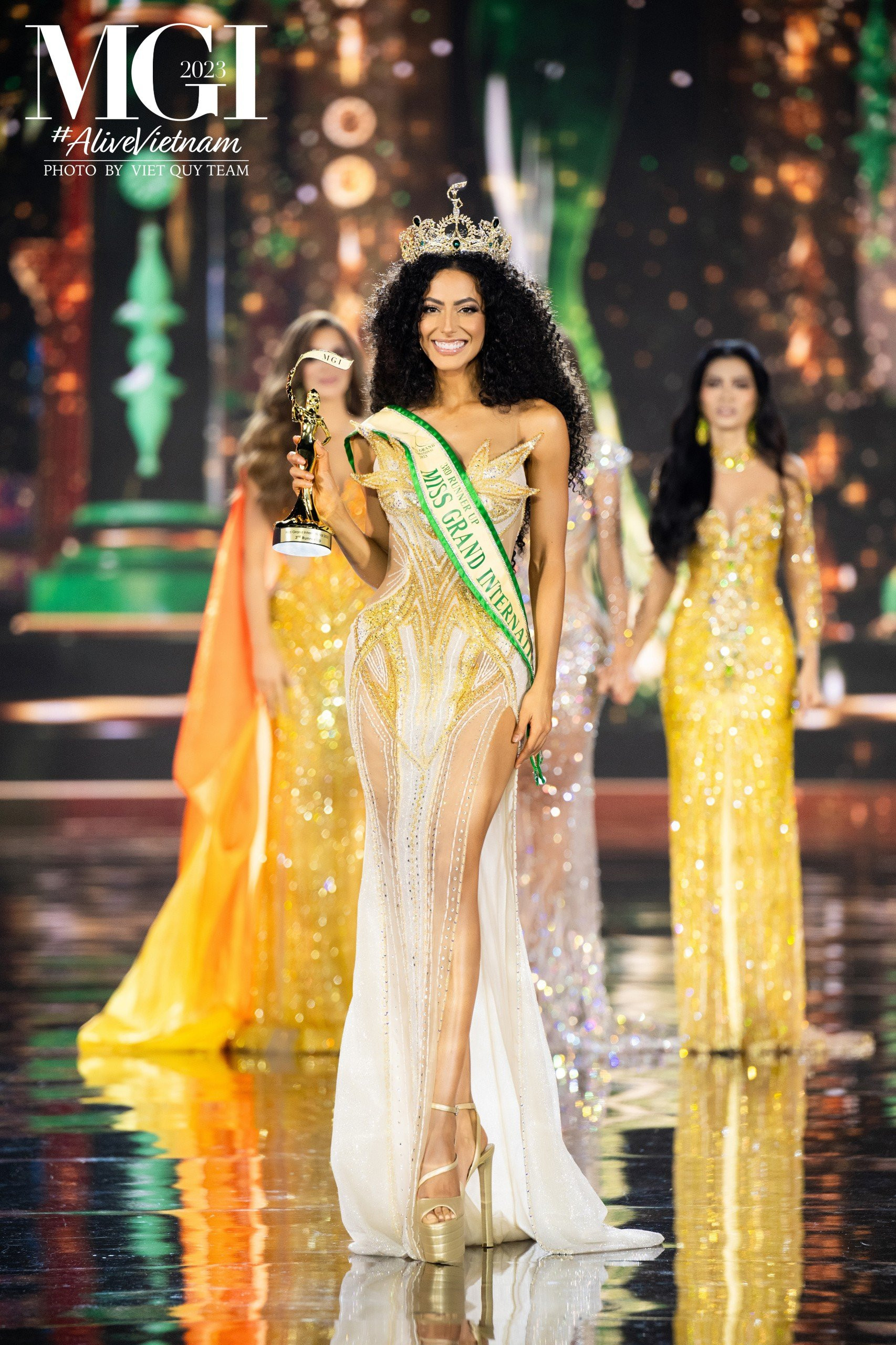 942807d7ef31386f6120 1.jpg