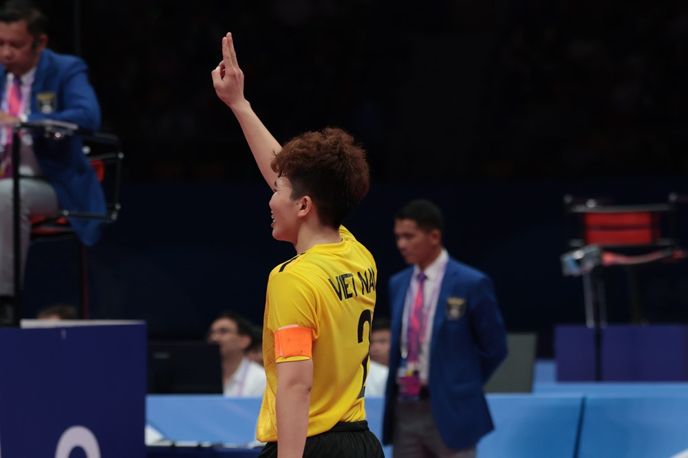 cau may 4 nu viet nam 2.jpg