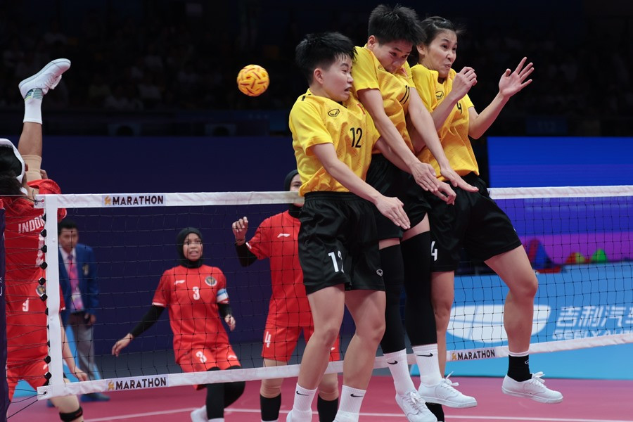 cau may 4 nu viet nam.jpg