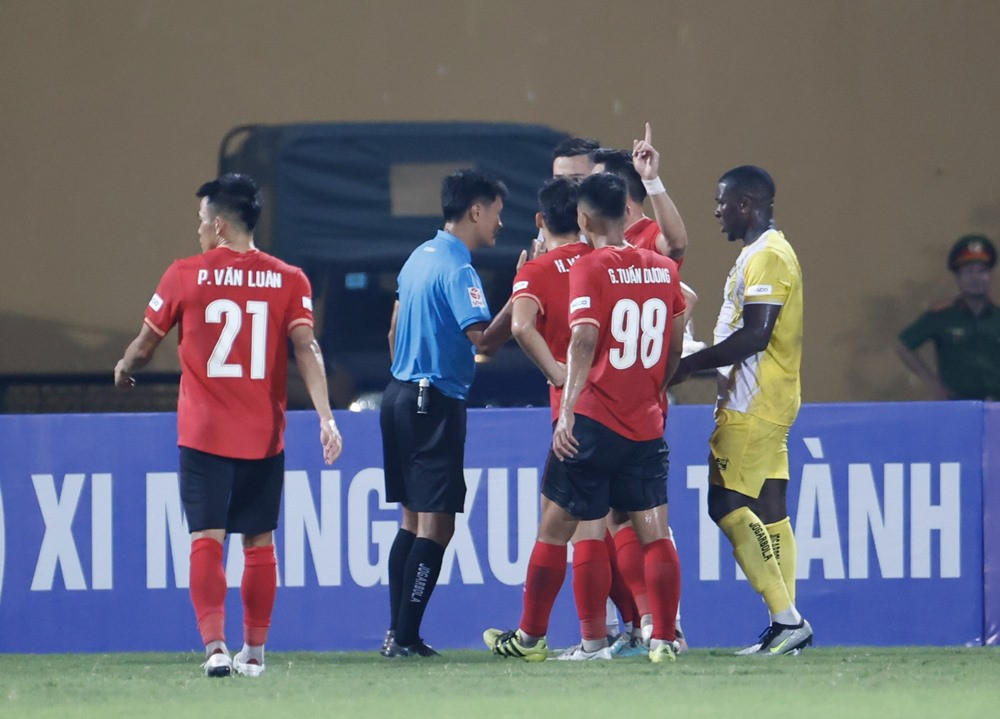 cahn vs thanh hoa 2.jpg