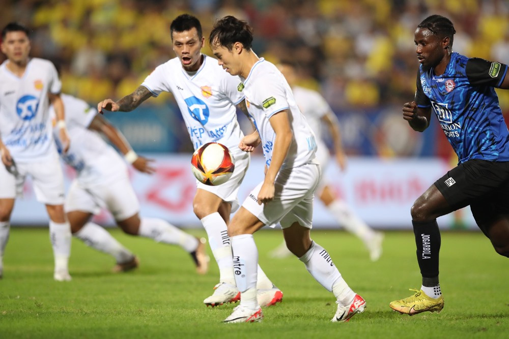 nam dinh vs tphcm 2.jpg