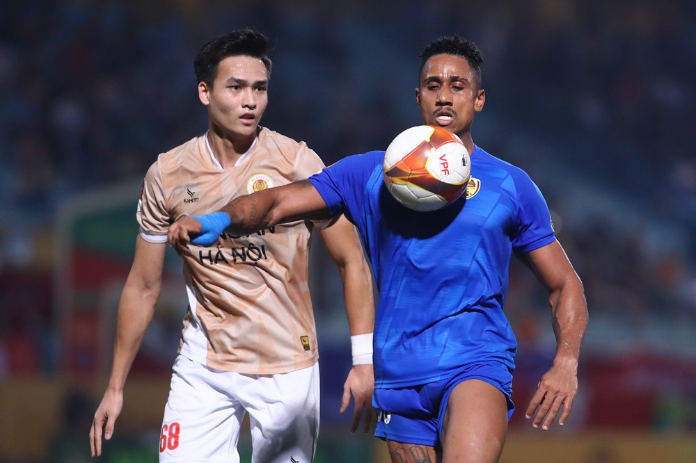 ca ha noi vs quang nam 2.jpg