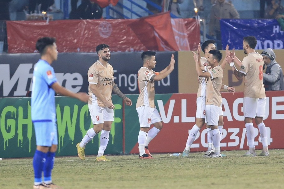 Bảng xếp hạng V-League 2023/24 vòng 8: CA Hà Nội vào top 4