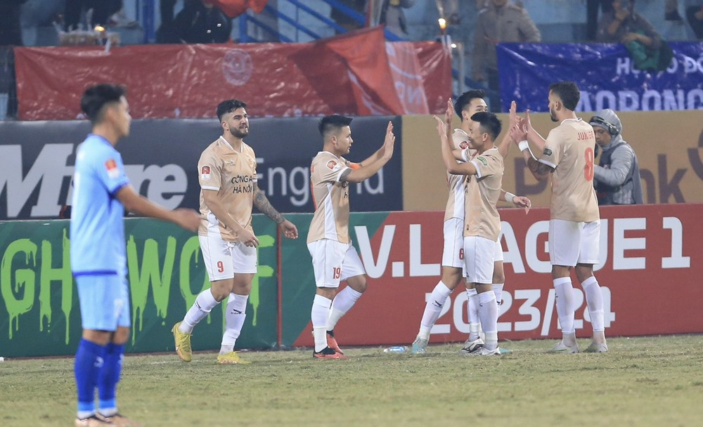 ca ha noi vs binh duong 1.jpg