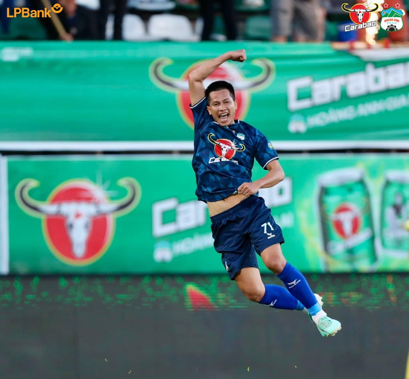 hagl vs ha noi 1.jpg