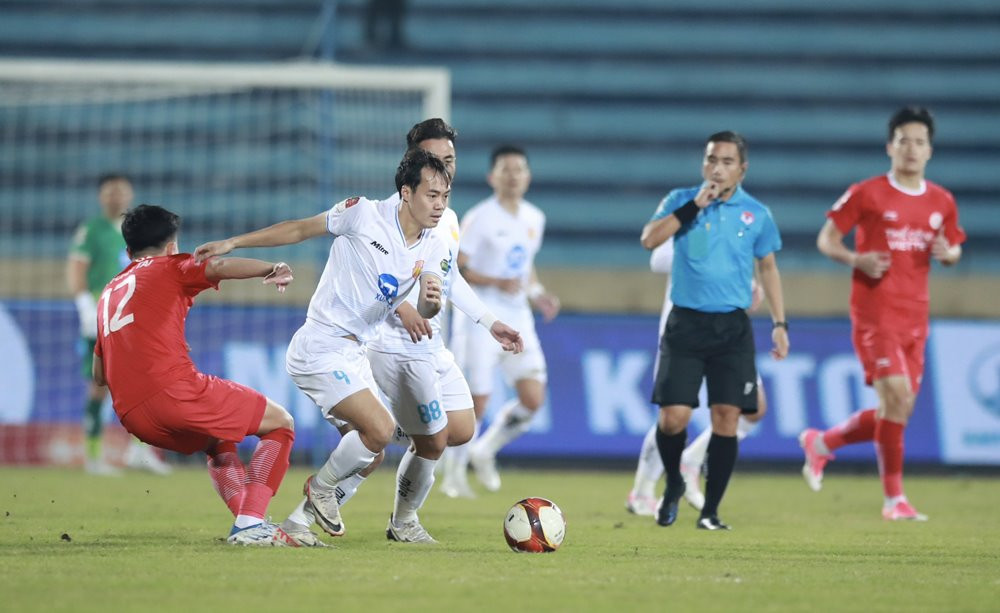 nam dinh vs the cong 1.jpg