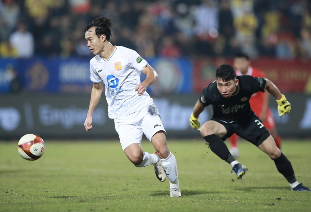 nam dinh vs the cong 1.jpg