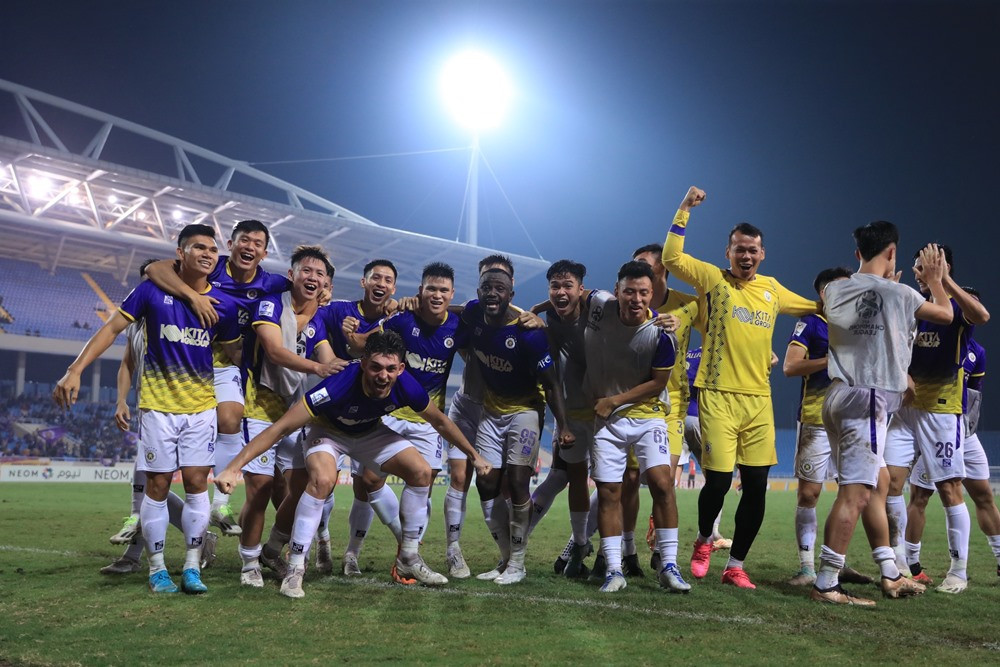 ha noi vs urawa reds.jpg