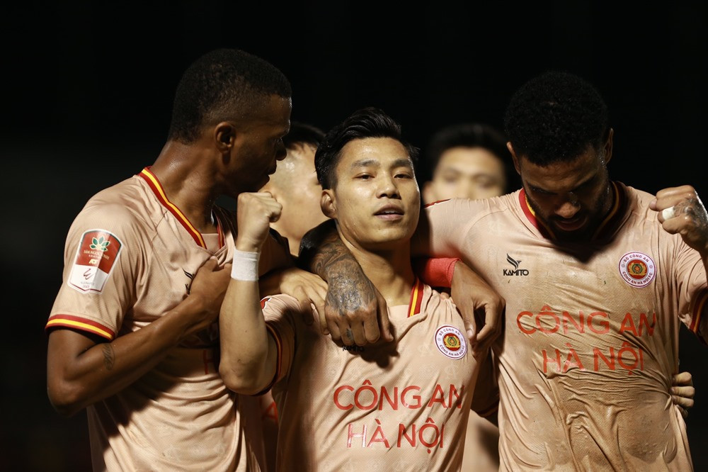 Bảng xếp hạng V-League 2023 vòng 8: Công an Hà Nội lên số 2