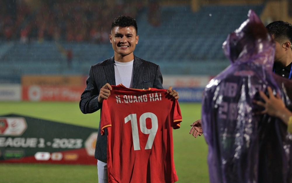 Quang Hải sau khi xuất ngoại: Khi V-League cũng thành thách thức