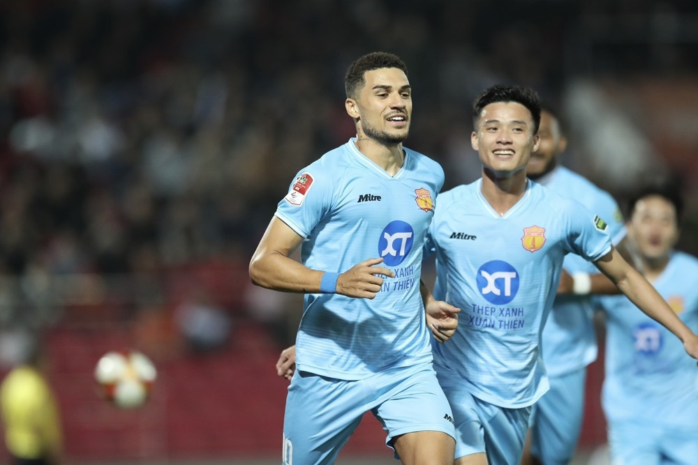 Bảng xếp hạng V-League 2023/24 vòng 9: Nam Định giữ ngôi đầu