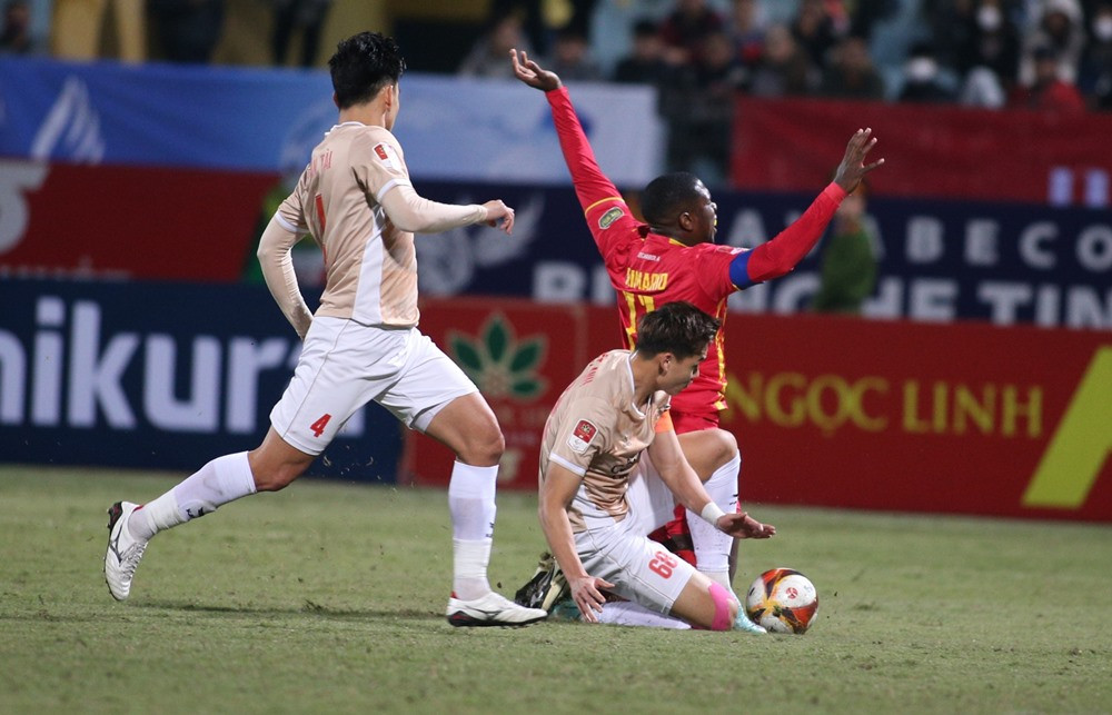 ca ha noi vs thanh hoa 1.jpg